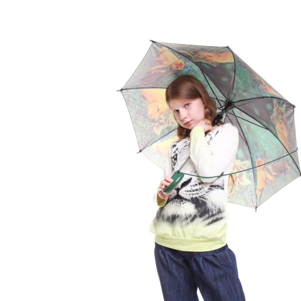 dziewczynka pod parasolem